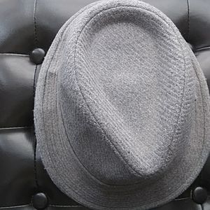 🚨Final Sale Firm Offer No Further Price Drops🚨 Roaman’s Grey Pinstriped Fedora